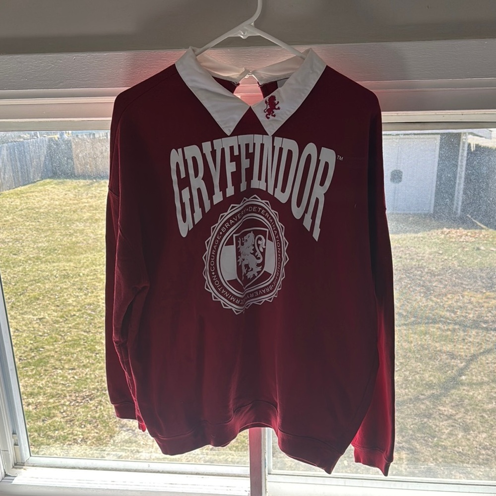 Gryffindor Red Sweatshirt with White Collar